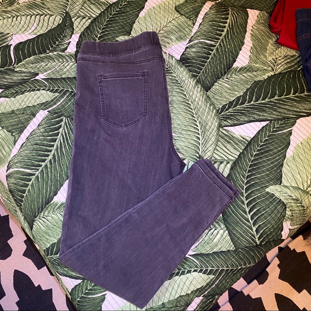 Forever 21 Gray Pull On Jeggings